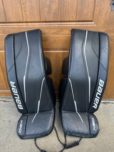 Junior Medium 2024 Bauer GSX Goalie Leg Pads (Used)