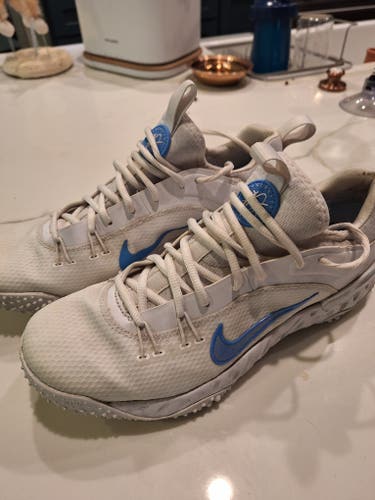 White Men's Size M 10.0 (W 11.0) Adult Nike Low Top Turf Cleats (Used)