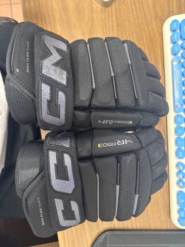 CCM Tacks 4 Roll Pro 3 Gloves 14" (Used)