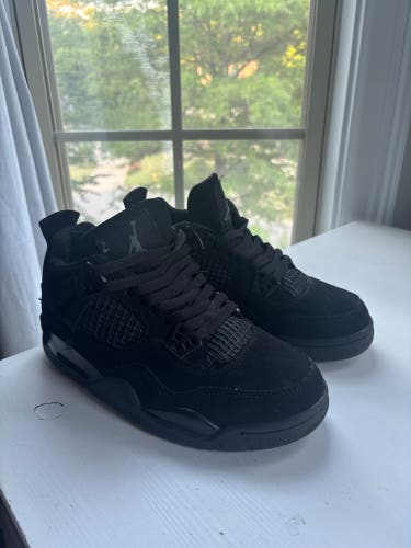 Black Men's 5Y (Big Kids / Youth) Youth Air Jordan Jordan 4 Shoes (Used)