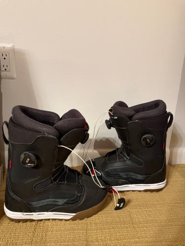 Men's Size M 10.5 (W 11.5) Vans Aura pro Snowboard Boots All Mountain (Used)