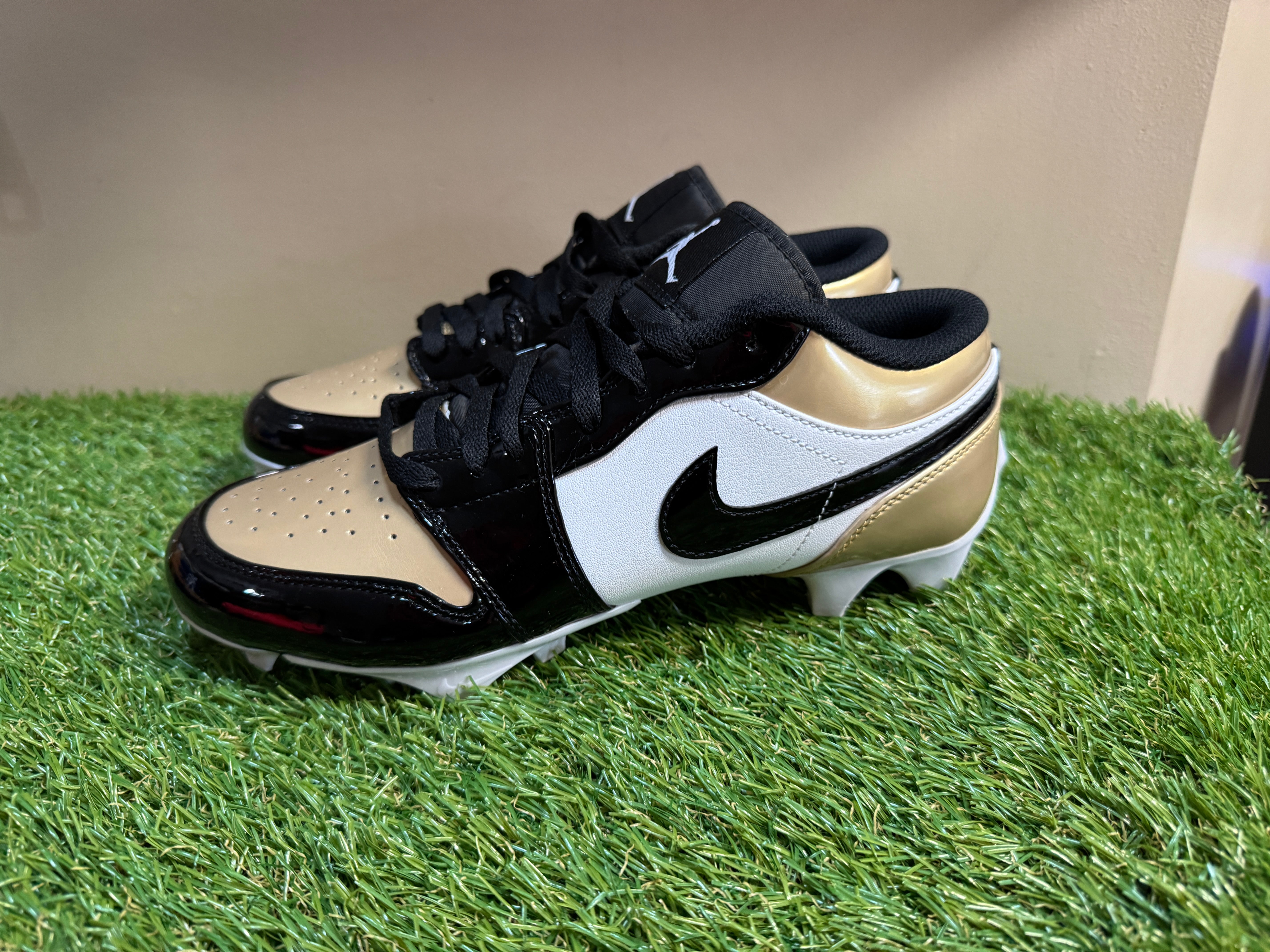 Nike Jordan 1 Low TD Cleat Patent Gold Toe Football Cleats  display picture 3