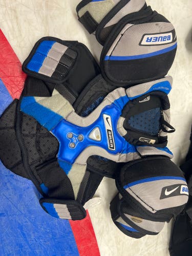 Small Junior Nike Shoulder Pads (Used)