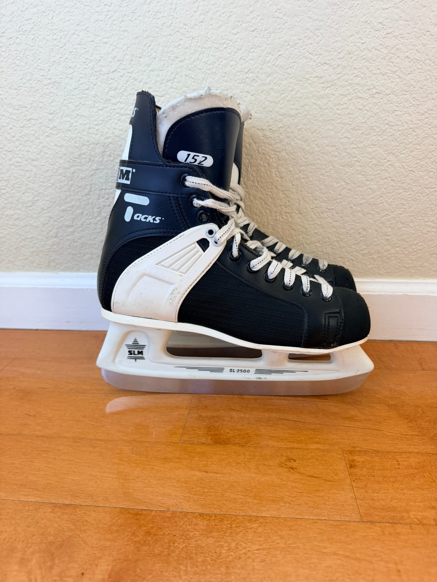 New CCM FT4 Pro Hockey Skates-7 D/A | SidelineSwap | Buy and Sell 