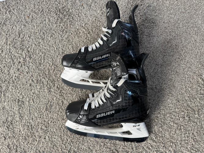Bauer Supreme Mach Skates Size 4 (Like New)