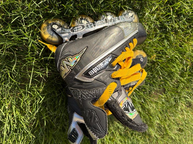 Hockey Skates Size 5 (New)