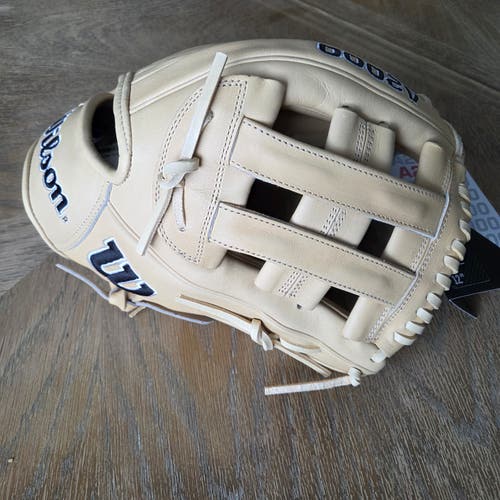 NWT. Wilson a2000 DW5 12"