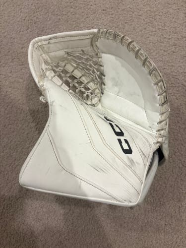 CCM Extreme Flex 6.5 Regular (Used) Junior Hockey Goalie Glove/Trapper