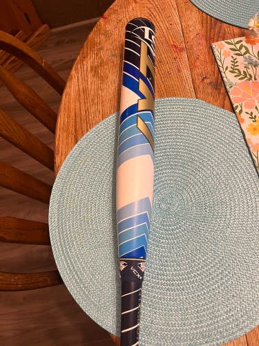2024 Louisville Slugger LXT Composite Bat (-10) 22 oz 32" (Used)