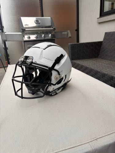 Youth Medium Schutt F7 Helmet (Used)