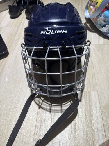 Medium Bauer Re-Akt 55 Helmet (Used)