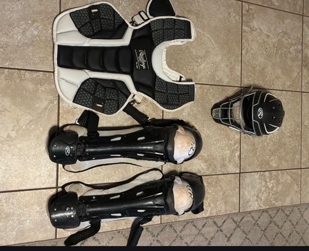 Black/White Rawlings Mach Catcher's Set (Used)