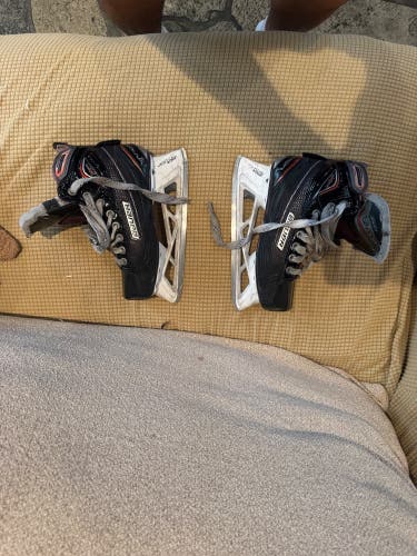 2017 Bauer Vapor X900 Hockey Goalie Skates Size 3 (Used)