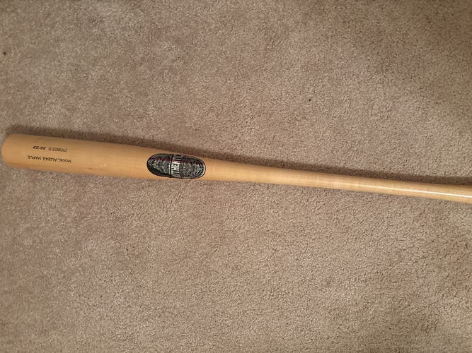 Authentic made by David Chandler 32 (-3) maple bat model  AU 243