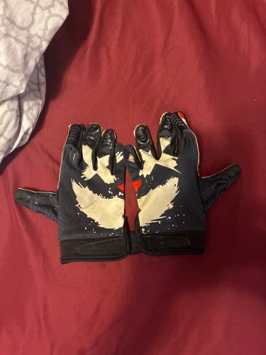 Black Small Adult Gloves (Used)