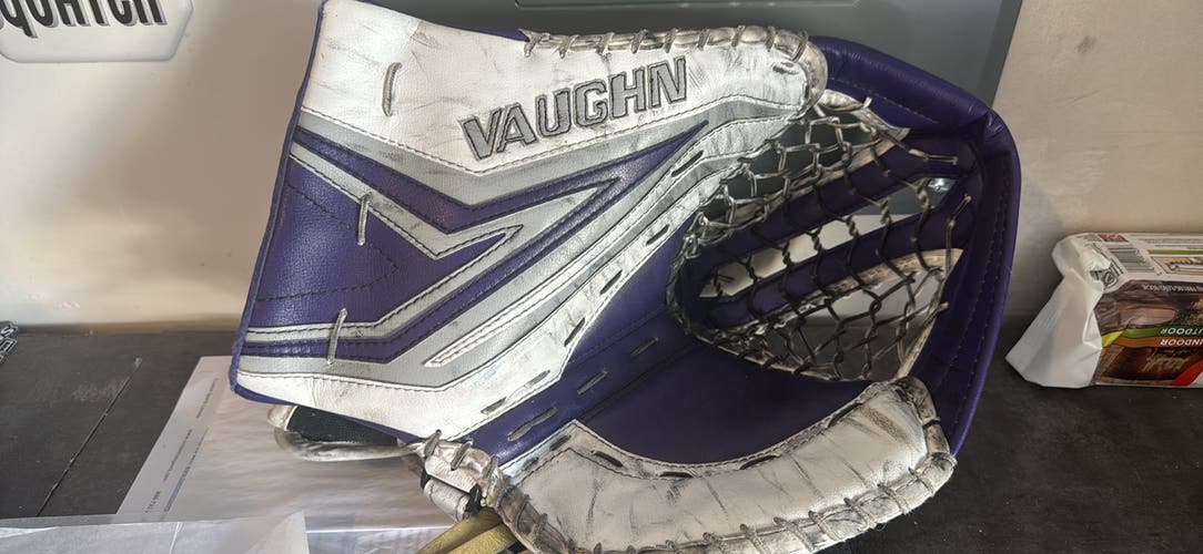 Vaughn SLR3 Glove and Blocker Senior (Used)