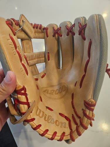 2023 Infield RH Wilson A2000 1785 Baseball Glove 11.75" (Used)
