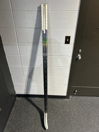 Senior Bauer Vapor Hyperlite 2 Right Handed Hockey Stick P92 87 Flex Pro Stock (New)
