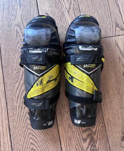 Youth Bauer Supreme Ultrasonic 10" Shin Pads (Used)