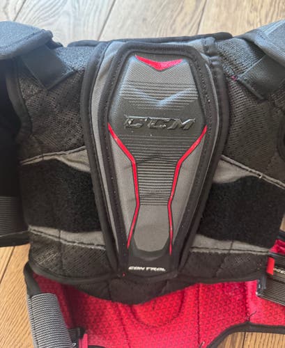 Large Junior CCM JetSpeed Control Shoulder Pads (Used)