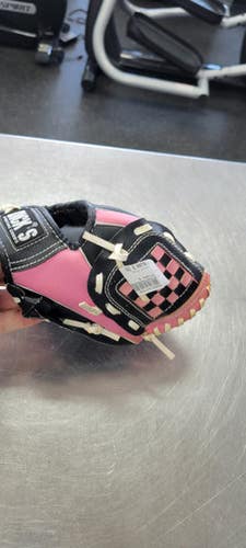 Used DICKS 8 BB/SB Glove RH Throw Pink 8" 11497-C000157764