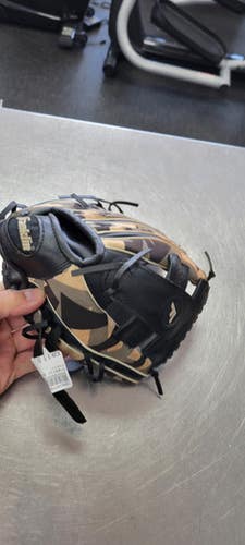 Used Franklin 9.5 BB/SB Glove RH Throw None 9 1/2" 11497-C000157766