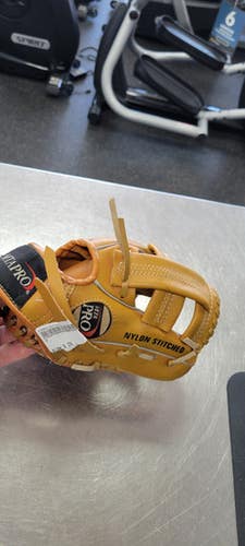Used 9 BB/SB Glove RH Throw None 9" 11497-C000157765