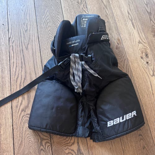 Junior Medium Bauer Nexus N8000 Hockey Pants (Used)