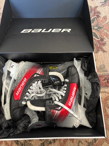 Red 2023 Bauer Vapor Hyperlite 2 Hockey Skates Regular Width 8 (New)