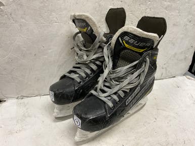 Used Bauer SUPREME M1 Intermediate Hockey Skate Intermediate 4.0 11855-S000203569
