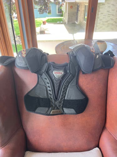 Small / Medium Senior CCM RBZ Shoulder Pads (Used)