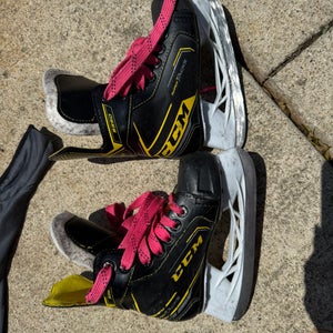 2020 CCM Super Tacks 9350 Hockey Skates 11 (Used)
