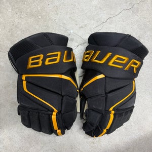 15” Bauer Vapor Hyperlite Gloves NCAA (Used)