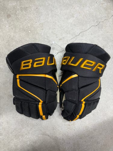 15” Bauer Vapor Hyperlite Gloves NCAA (Used)