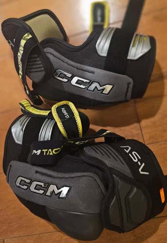 CCM Tacks AS-V Elbow Pads | Senior Small | D3O JDP Protection | Excellent Cond (Used)