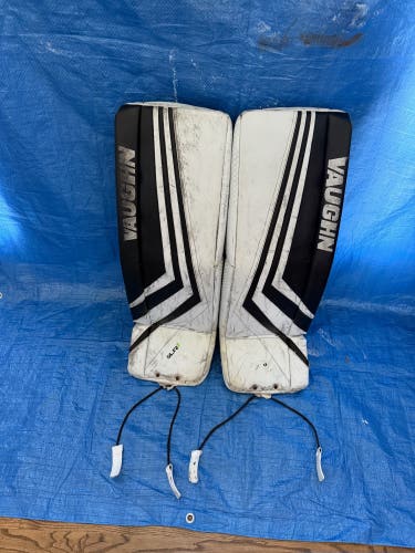 33" Vaughn Ventus SLR2 Pro Carbon Goalie Leg Pads (Used)