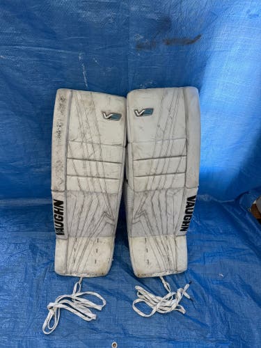 33" Vaughn Velocity V9 Pro Goalie Leg Pads (Used)
