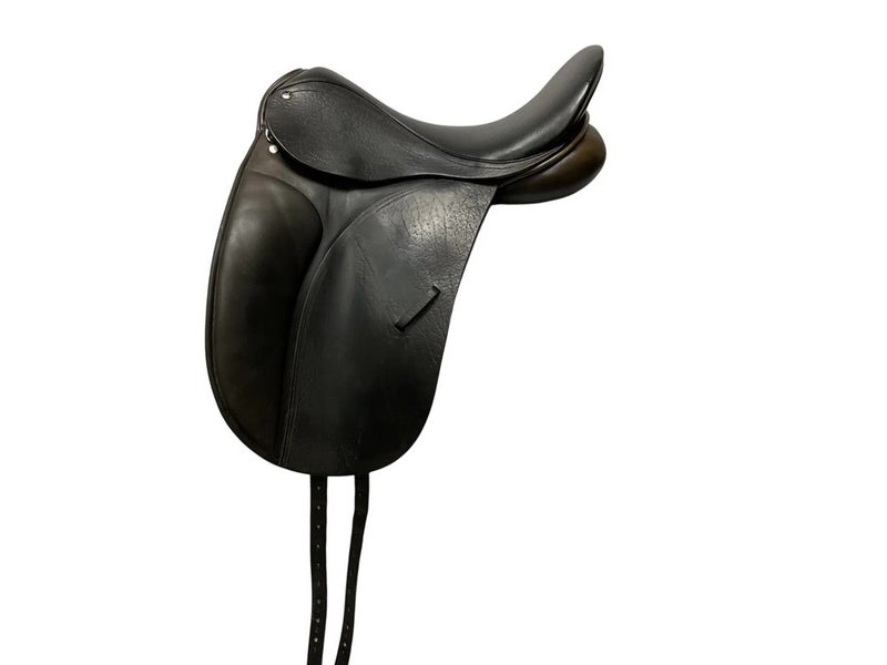 County Saddlery Connection Dressage Saddle 17.5 M