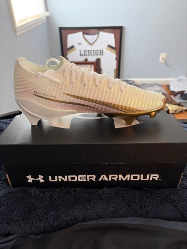 White Men's Size M 10.0 (W 11.0) Adult Under Armour Blur Pro Mid Top (New)