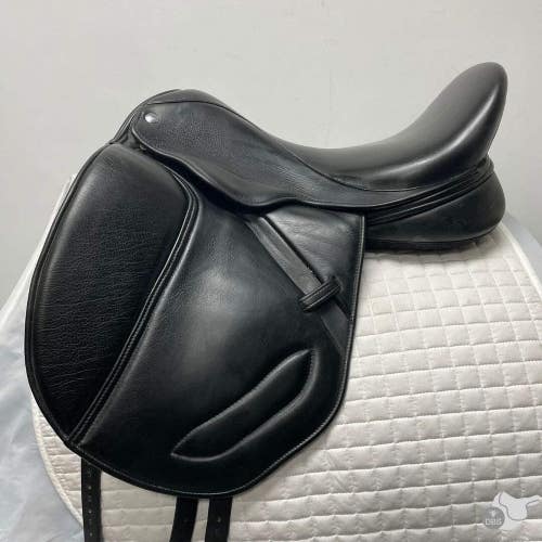 Frank Baines 18" MW Sequence Dressage Saddle