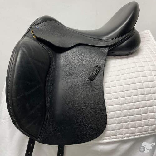 Detente Spencer Dressage Saddle 17.5" MW