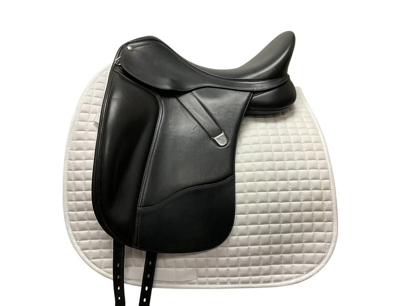 Bates Dressage Saddle 17.5