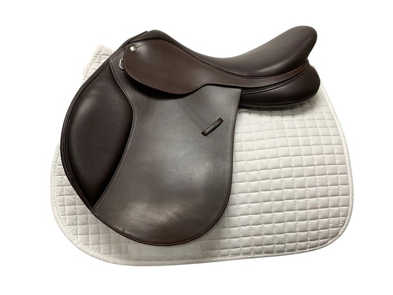 Bates Caprilli Classic Close Contact Saddle 17.5