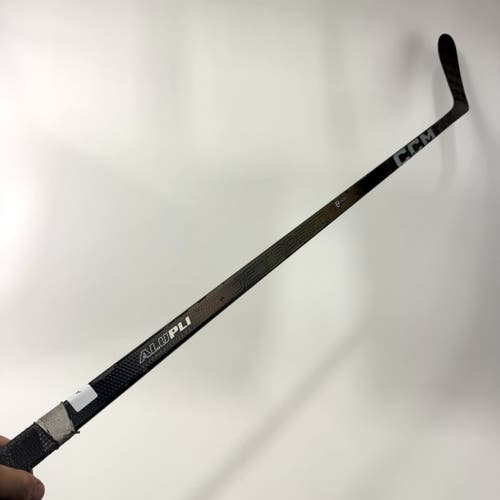 Used Left Black CCM Jetspeed FT8 Pro | 65 Flex P28 Curve Grip | AB999