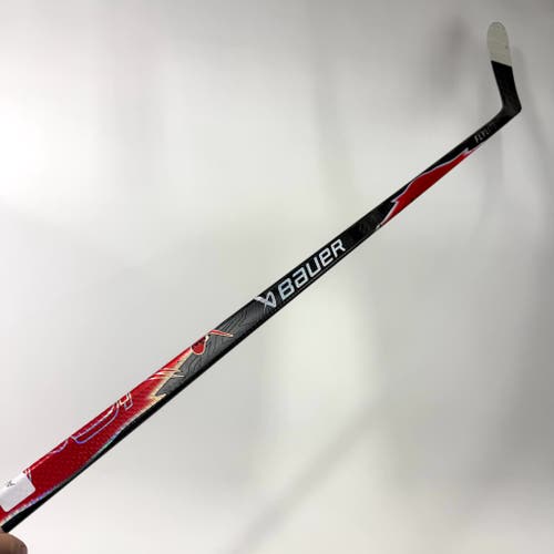 Used Left Red Bauer Flylite | 77 Flex P28M Curve Grip | AB979