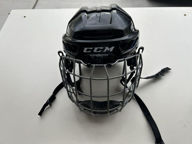 Youth CCM FitLite 3DS Helmet (Used)