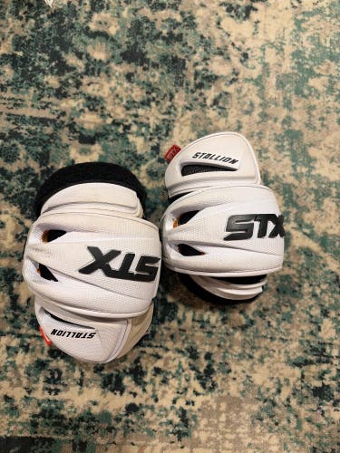 Large/Extra Large Adult STX Stallion 900 Arm Pads (Used)