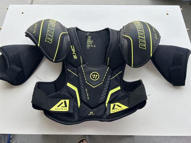Small Senior Warrior Alpha DX5 Shoulder Pads (Used)