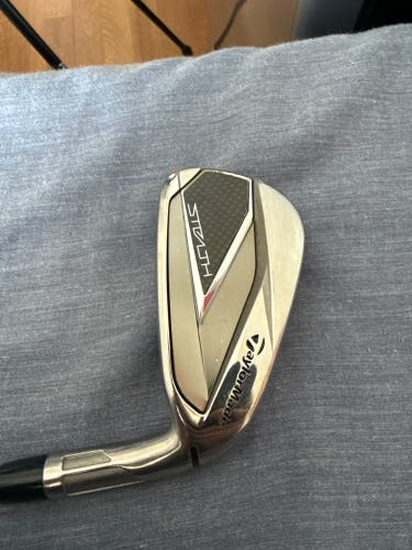 Men's TaylorMade Stealth 7 Iron Right Handed Stiff Flex Graphite Shaft (Used)
