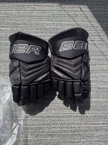Bauer Vapor Flylite Gloves 13" (New)